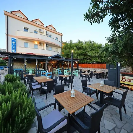 Appartement By The Sea Pag - 13329